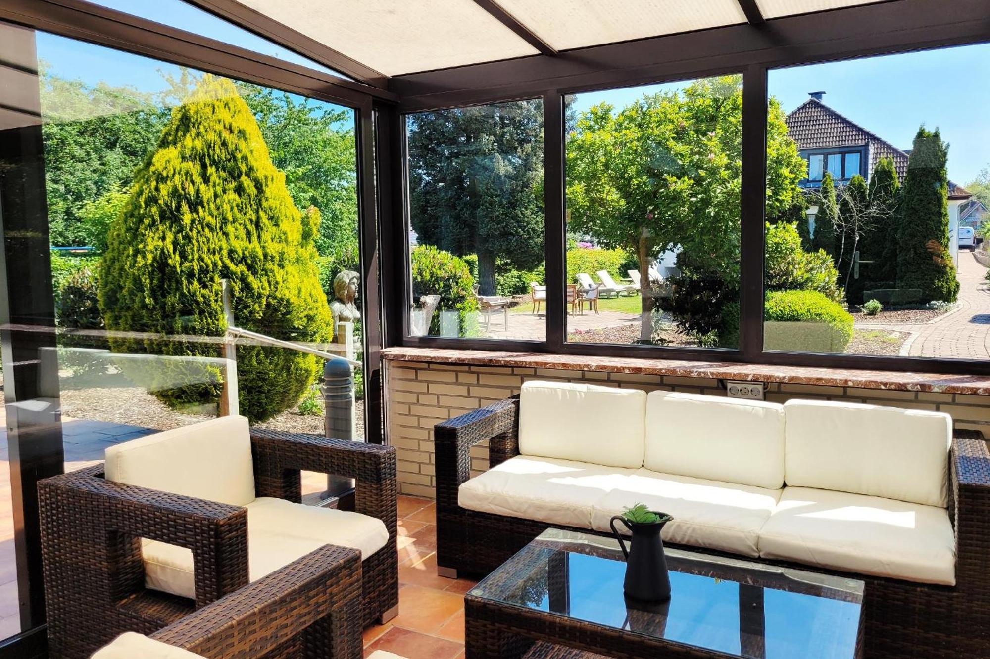 Hochwertige Ferienwohnung Mit Sonnenterrasse & Gartenblick, Nur Wenige Gehminuten Zum Strand Scharbeutz Exterior foto